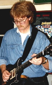 Gunnar bei einem Auftritt in der Linde in Weingarten 1996